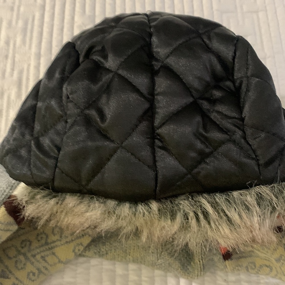 Mixed geometric mixed  carpet patterned knit trapper hat with faux fur trim - Picture 5 of 12